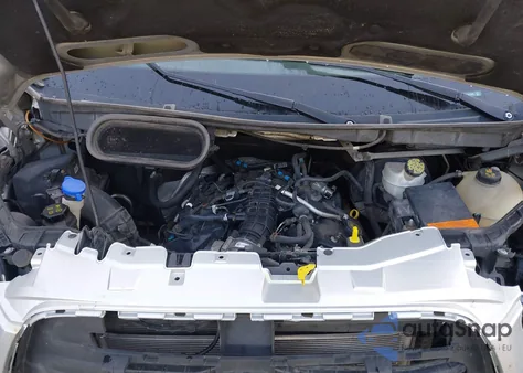 2015 Ford Transit-250 z USA, uszkodzony, nr VIN 1FTYR2CG0FKB15840